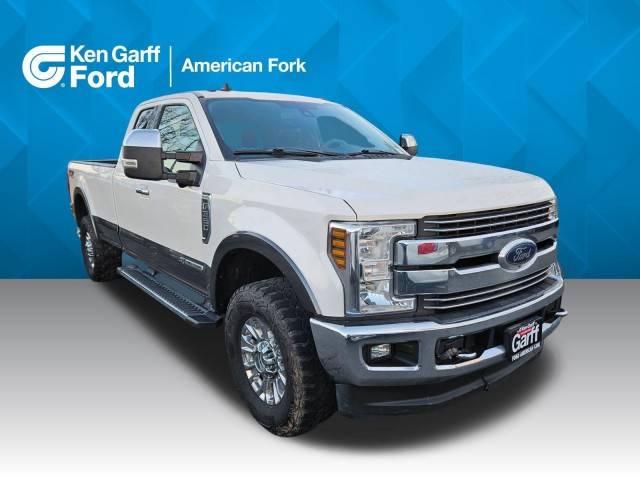 2019 Ford F-350 Super Duty LARIAT 4WD photo