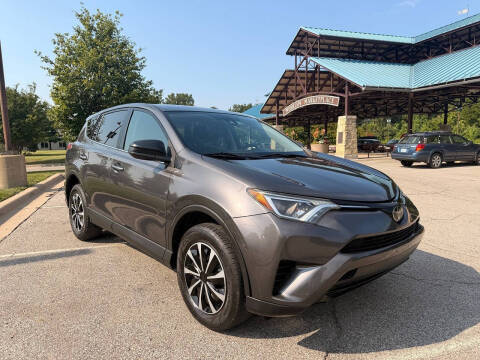 2018 Toyota RAV4 LE AWD photo