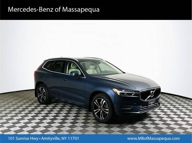 2019 Volvo XC60 Momentum AWD photo