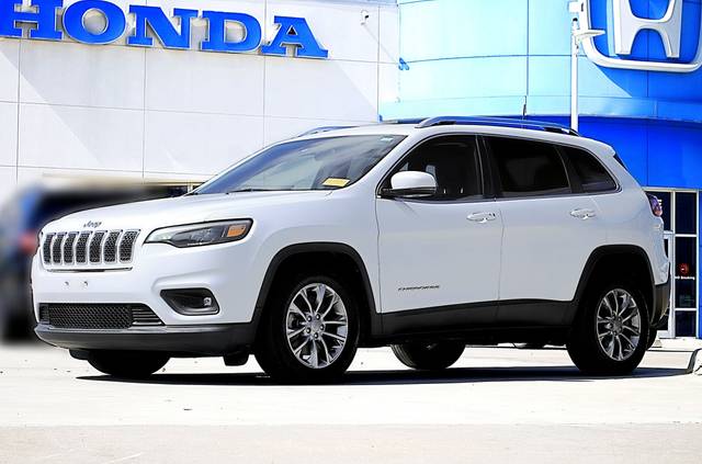 2019 Jeep Cherokee Latitude Plus FWD photo