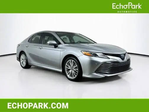 2019 Toyota Camry Hybrid XLE FWD photo