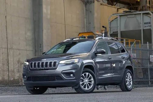 2019 Jeep Cherokee Latitude Plus 4WD photo