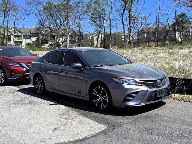 2018 Toyota Camry SE FWD photo