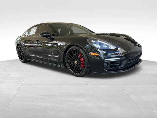 2019 Porsche Panamera GTS AWD photo