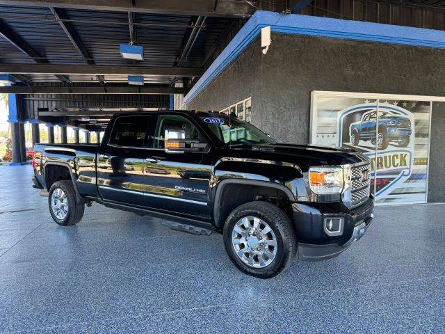2019 GMC Sierra 2500HD Denali 4WD photo