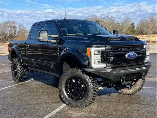 2019 Ford F-250 Super Duty LARIAT 4WD photo