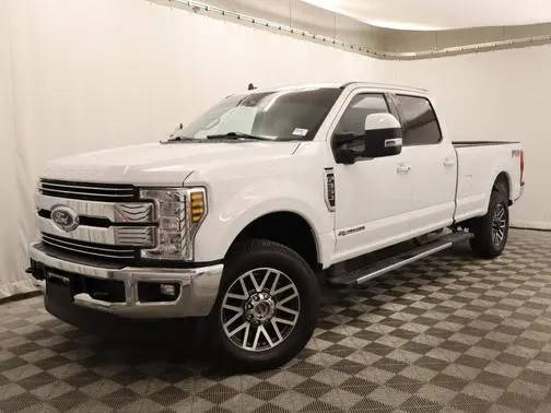 2019 Ford F-350 Super Duty LARIAT 4WD photo