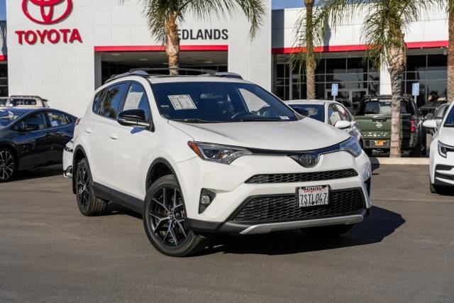 2016 Toyota RAV4 SE FWD photo