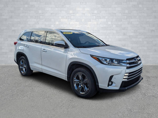 2019 Toyota Highlander Limited Platinum FWD photo