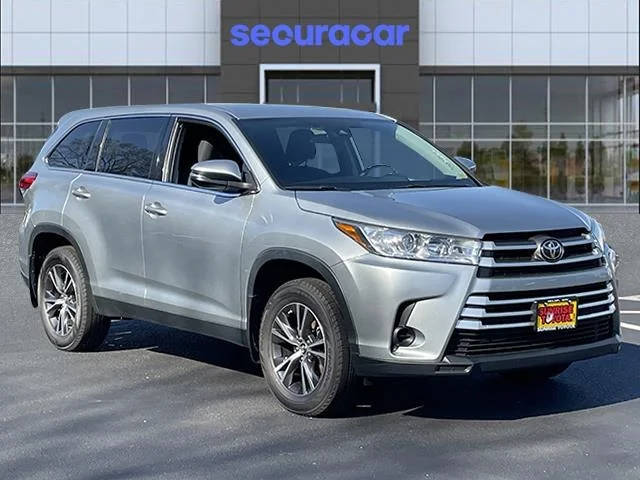 2019 Toyota Highlander LE AWD photo