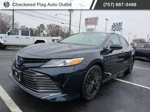 2019 Toyota Camry Hybrid XLE FWD photo