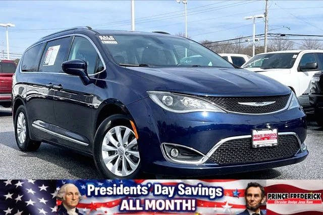 2019 Chrysler Pacifica Minivan Touring L FWD photo