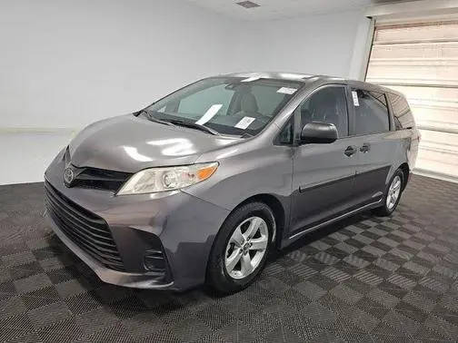 2019 Toyota Sienna L FWD photo