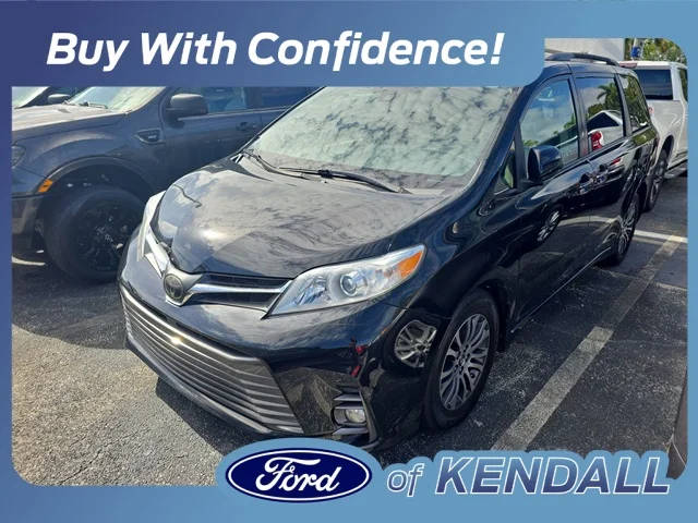 2019 Toyota Sienna XLE FWD photo