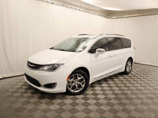 2018 Chrysler Pacifica Minivan Limited FWD photo