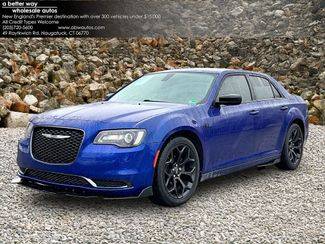 2019 Chrysler 300 Touring RWD photo