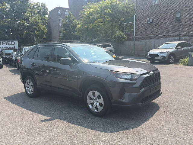 2019 Toyota RAV4 LE AWD photo