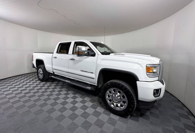 2019 GMC Sierra 2500HD Denali 4WD photo