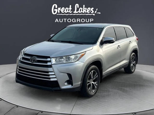2019 Toyota Highlander LE AWD photo