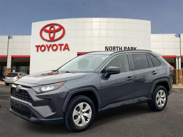 2019 Toyota RAV4 LE FWD photo