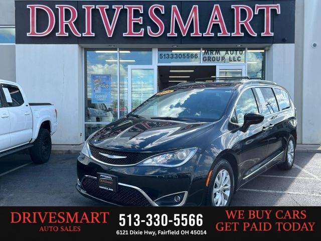 2018 Chrysler Pacifica Minivan Touring L FWD photo