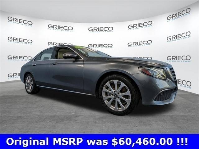 2017 Nissan Sentra SV FWD photo