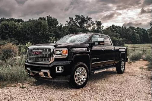 2019 GMC Sierra 2500HD Denali 4WD photo