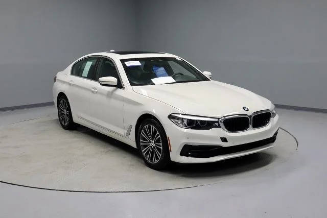 2019 BMW 5 Series 530i xDrive AWD photo