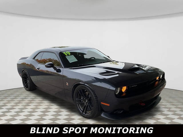 2019 Dodge Challenger R/T Scat Pack RWD photo