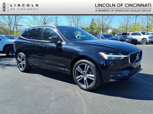 2019 Volvo XC60 Momentum AWD photo