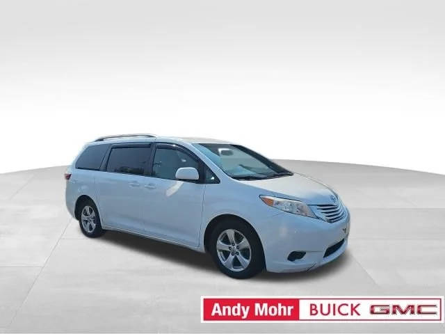 2016 Toyota Sienna LE FWD photo