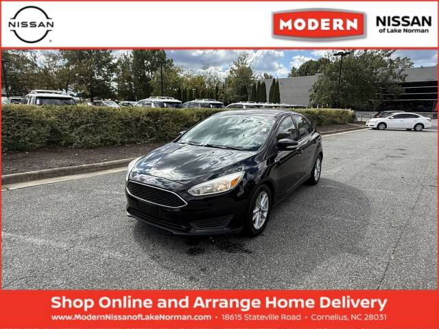 2017 Ford Focus SE FWD photo