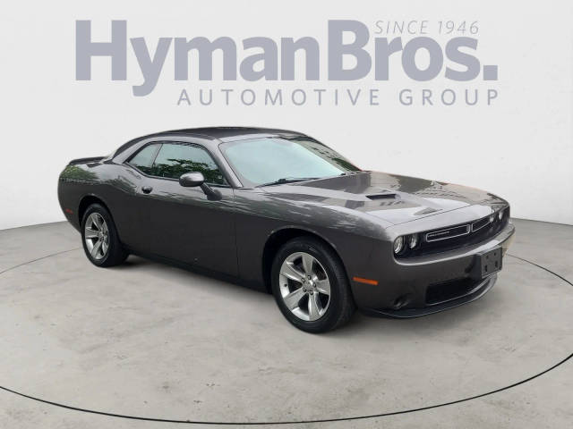 2019 Dodge Challenger SXT RWD photo