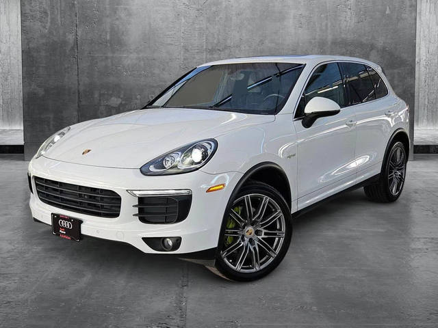 2016 Porsche Cayenne S E-Hybrid AWD photo