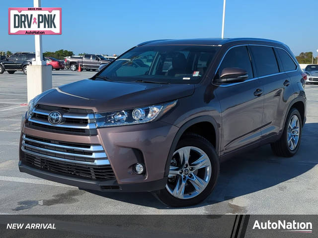 2019 Toyota Highlander Limited FWD photo