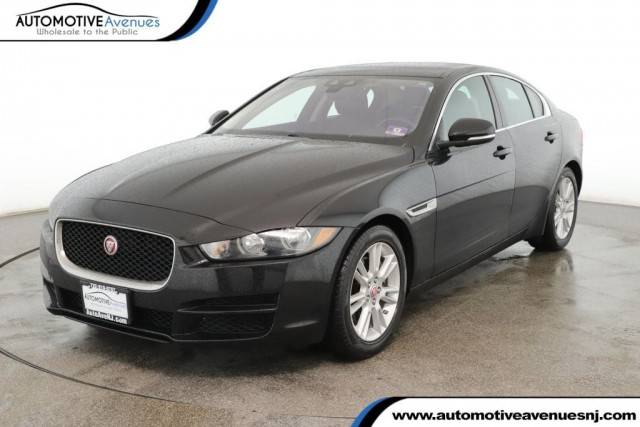 2019 Jaguar XE 20d Premium RWD photo