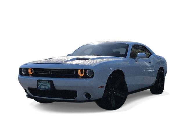 2018 Dodge Challenger SXT RWD photo