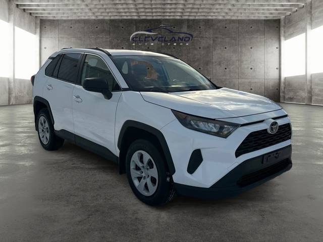2019 Toyota RAV4 LE AWD photo