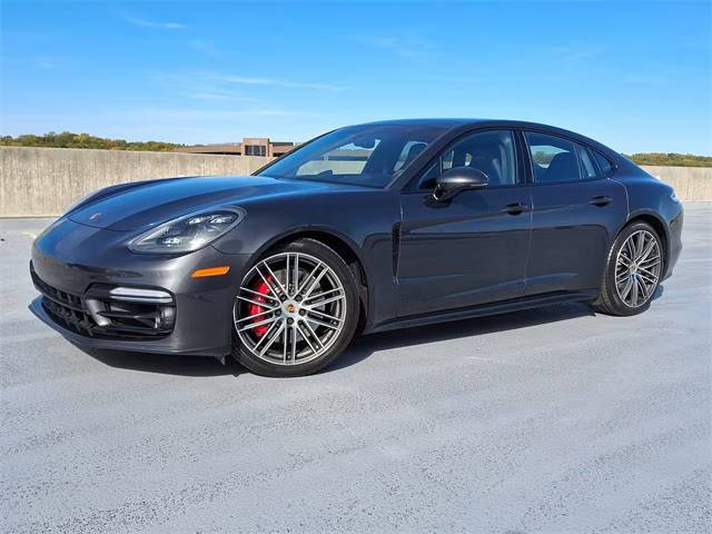 2019 Porsche Panamera GTS AWD photo