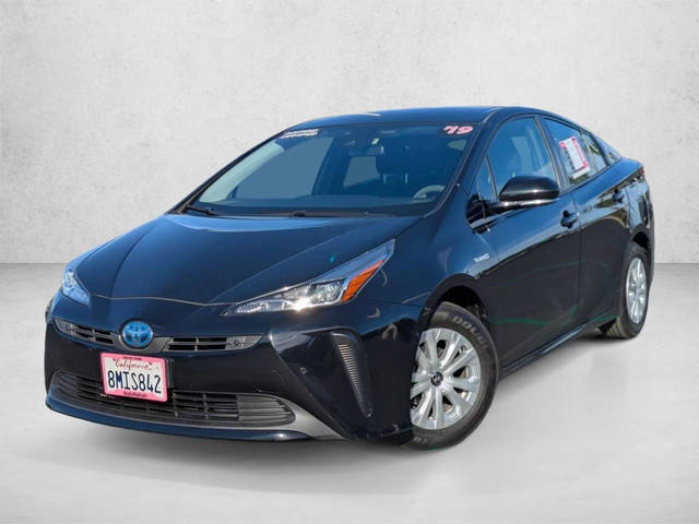 2019 Toyota Prius LE FWD photo