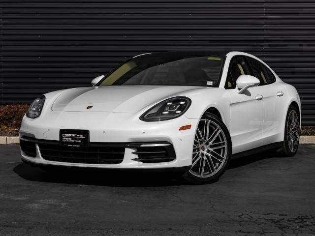 2018 Porsche Panamera 4 AWD photo