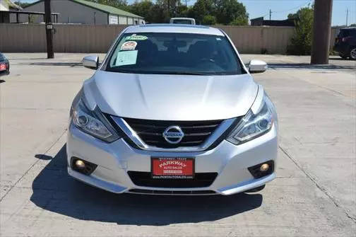 2017 Nissan Altima 2.5 SV FWD photo