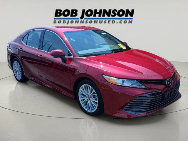 2019 Toyota Camry XLE FWD photo