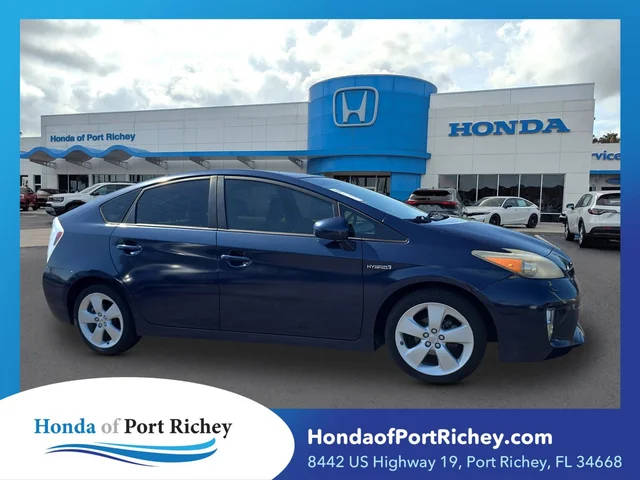 2015 Toyota Prius Five FWD photo