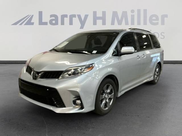 2019 Toyota Sienna SE Premium AWD photo