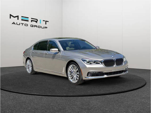 2016 BMW 7 Series 750i RWD photo