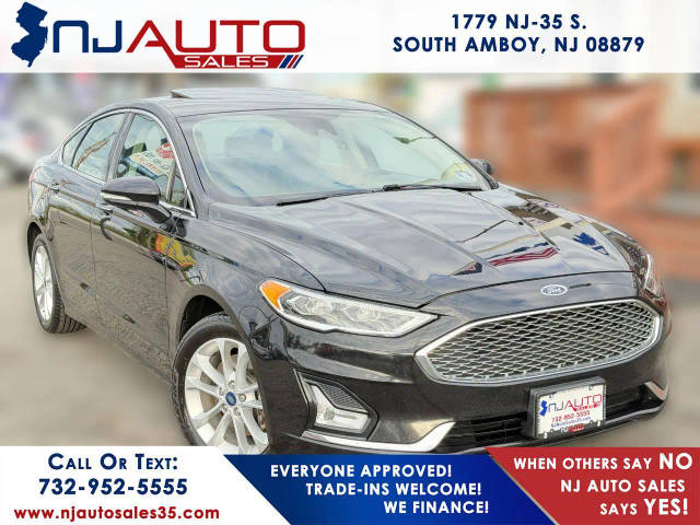 2019 Ford Fusion Energi Titanium FWD photo