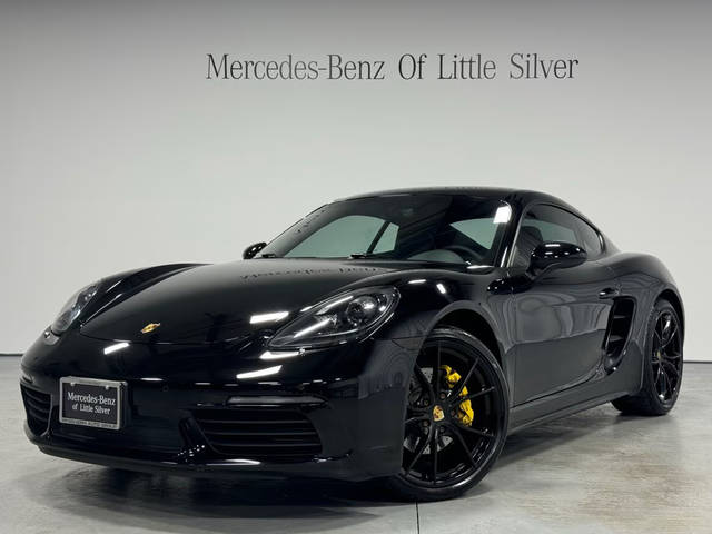 2019 Porsche Cayman  RWD photo