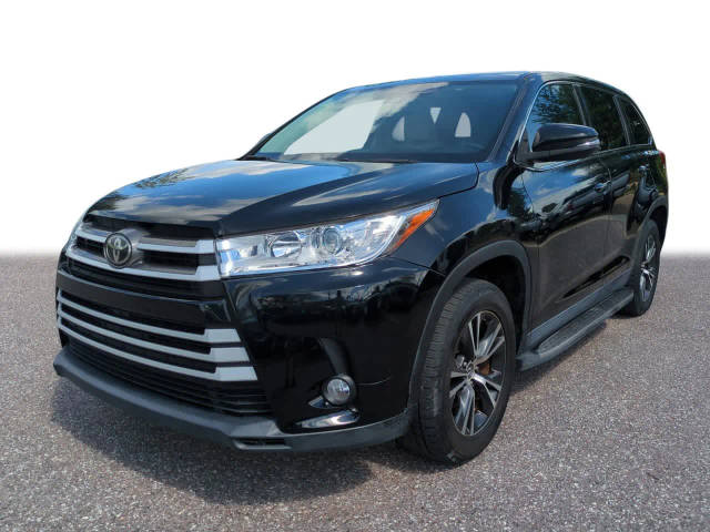 2019 Toyota Highlander LE Plus FWD photo