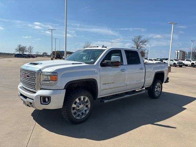 2019 GMC Sierra 2500HD Denali 4WD photo